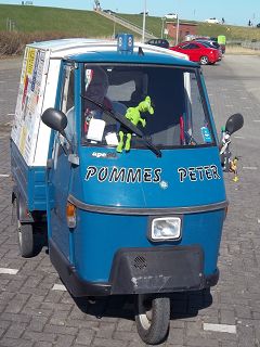 Dorumer Schalk mit Ape